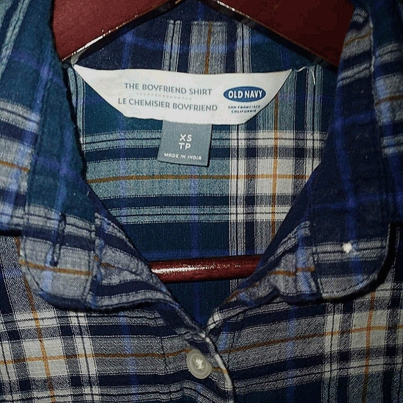 Old Navys The Boyfriend Shirt - Picture 2 of 4